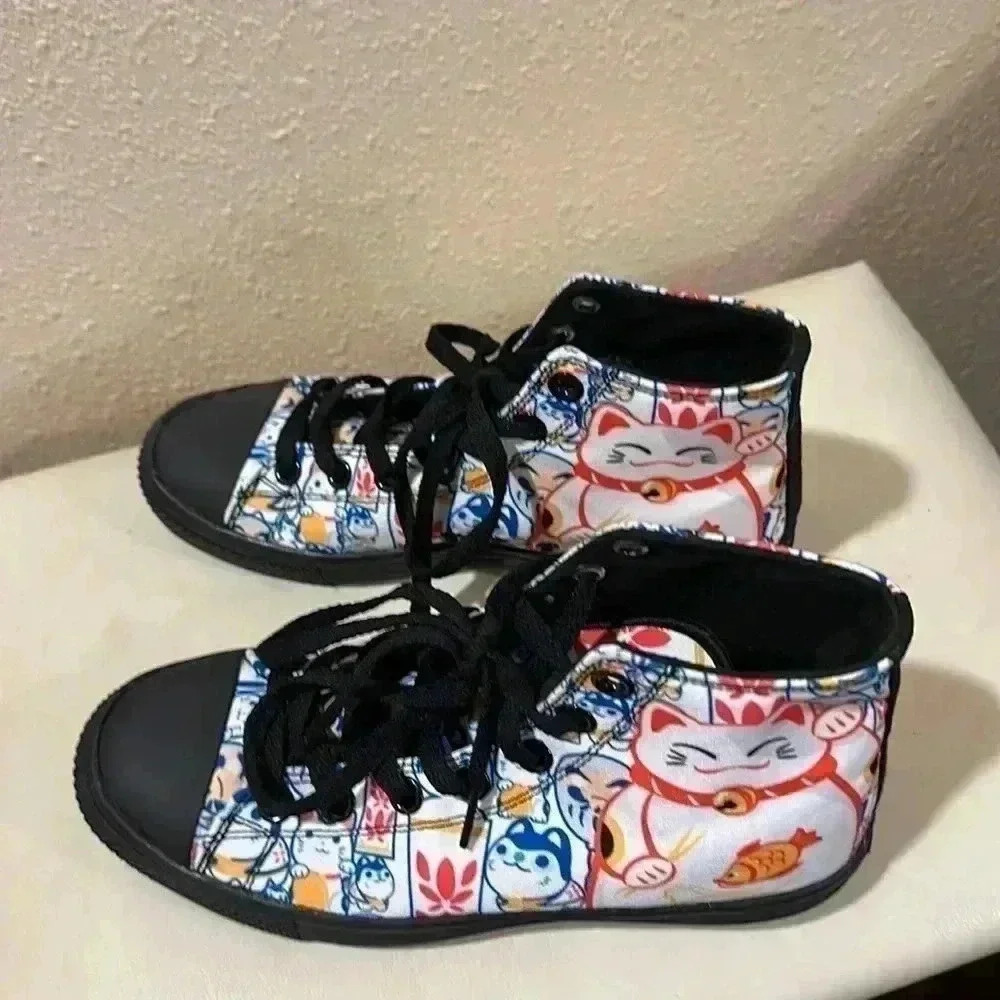 Japanese Gourmet Cat high tops. Size 5